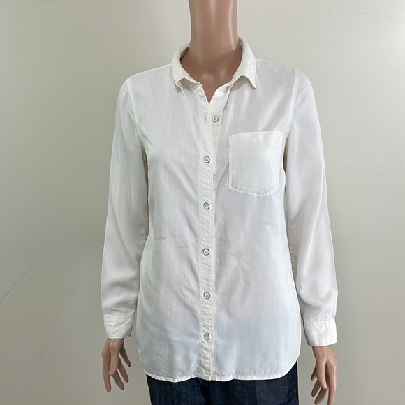 Old Navy Women’s Cloud Nine Relaxed Tencel Patch Pocket Button Down Shirt - Picture 5 of 16